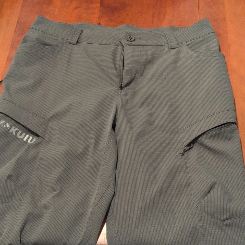 KUIU Women's Olive Green Tactical Pants - Picture 3 of 5